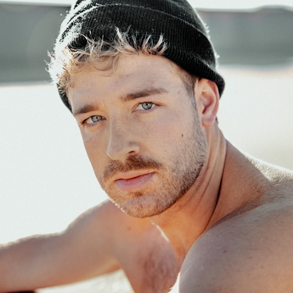 Portrait photo of reader Mark Jones
